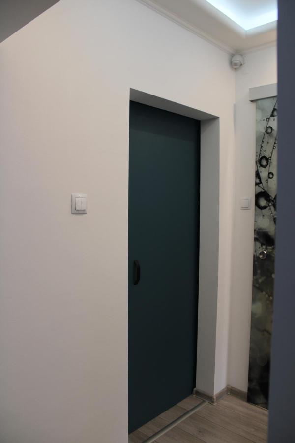 ミシュコルツIzzy Apartamentアパートメント エクステリア 写真